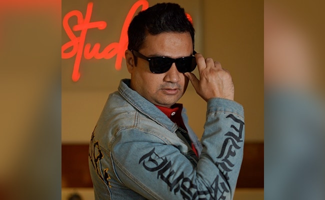 DJ Himanshu Mishra aces the game as a top music producer, DJ, and business visionary.