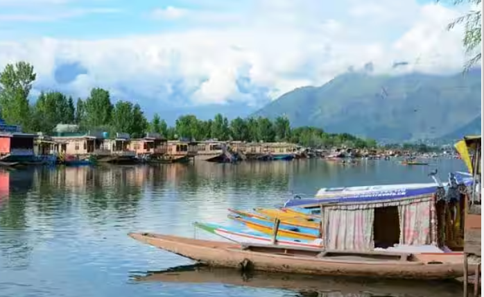 जम्मू-कश्मीर में अनुच्छेद-370 के खत्म होने के पश्चात: विकास और समानता की दिशा में क्या हैं आगे के कदम?”