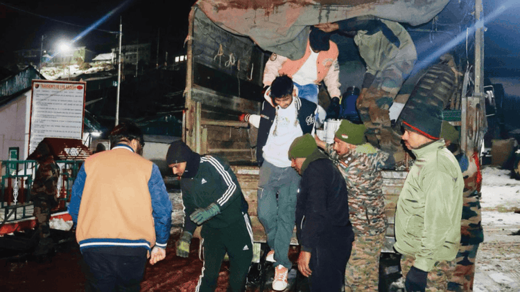 जानिए: Salary Account Benefits: हर महीने आ रही है न तनख्वाह? जानें सैलरी अकाउंट के एक से बढ़कर एक फायदे